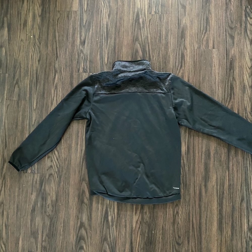 Athletic pullover - Picture 2 of 3